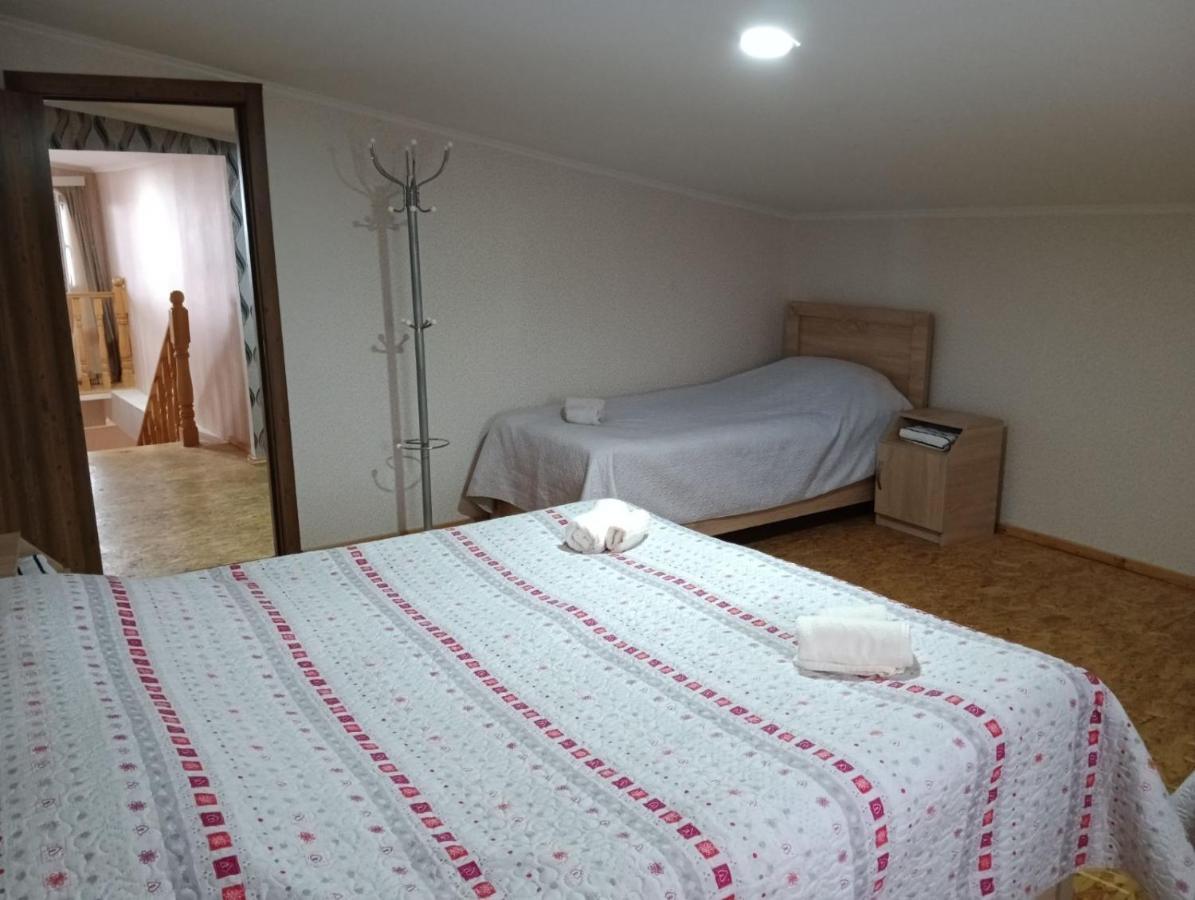 Guest House Katerina Kutaisi Bagian luar foto