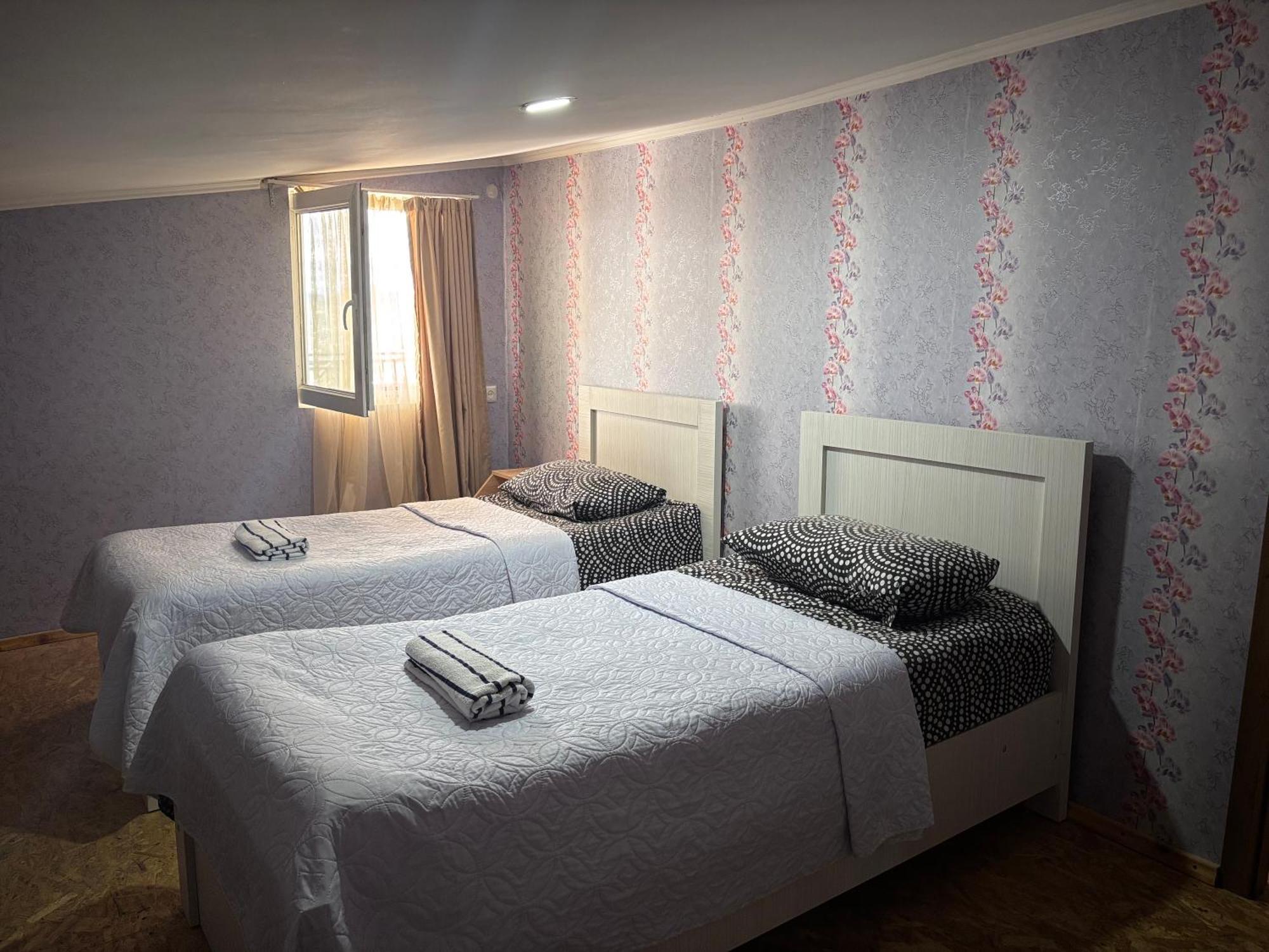 Guest House Katerina Kutaisi Bagian luar foto